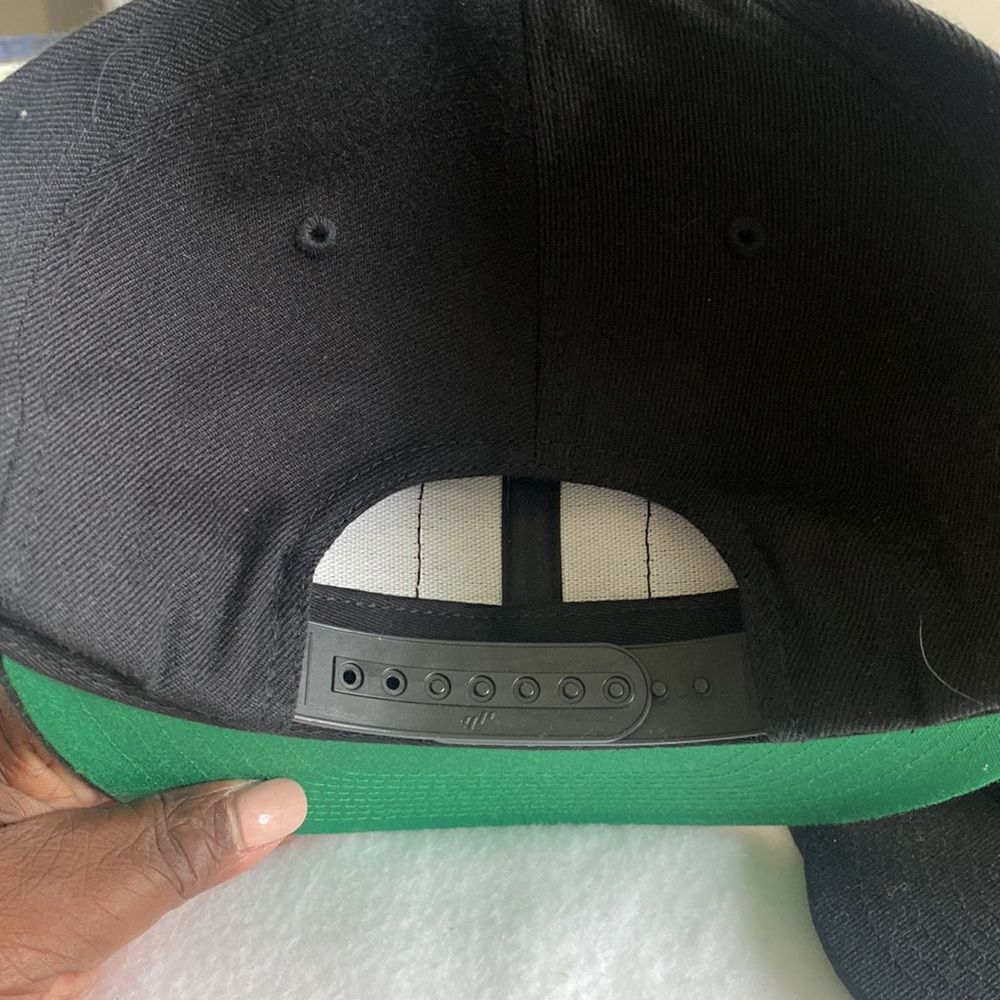 SCOSCHE Bear Logo SnapBack Hat - Picture 5 of 7